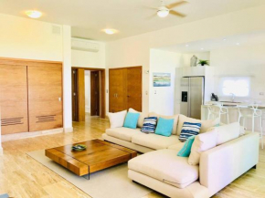 Amazing Beach front apt at playa bonita los delfines building #A1